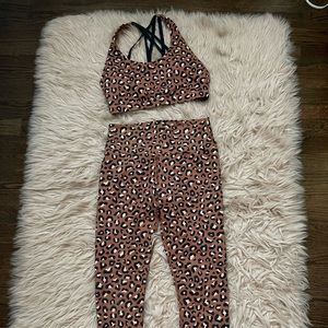 Fabletics Workout Set - sports bra & leggings